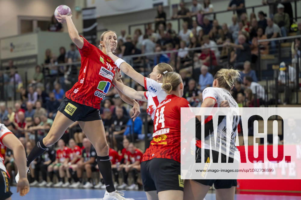 Alsco Handball Bundesliga Frauen, Saison 2026 2027 SV Union Halle-Neustadt vs.HSG Blomberg-Lippe Halle, Deutschland 09.September 2026: Im Bild:v.li.Lea Gruber (Halle), Karolina Jurenczyk (Blomberg), Tina Wagenlader (Halle) und Maxi Mühlner Muehlner (Blomberg) Halle Saale SWH Arena Sachsen-Anhalt Deutschland