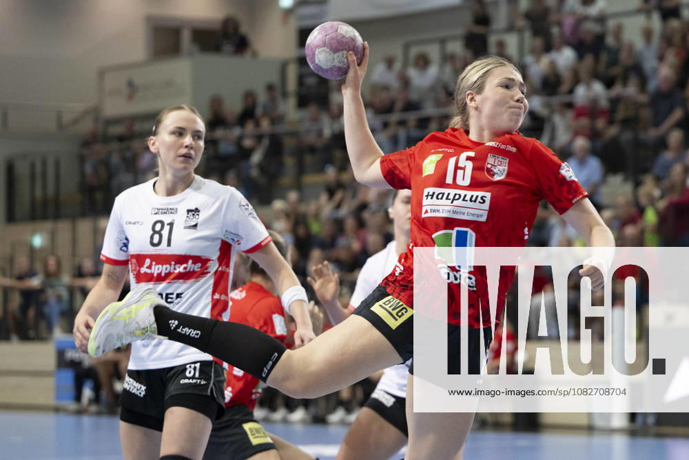 Alsco Handball Bundesliga Frauen, Saison 2026 2027 SV Union Halle-Neustadt vs.HSG Blomberg-Lippe Halle, Deutschland 09.September 2026: Im Bild:v.li.Karolina Jurenczyk (Blomberg) und Fabienne Büch Buech (Halle) Halle Saale SWH Arena Sachsen-Anhalt Deutschland
