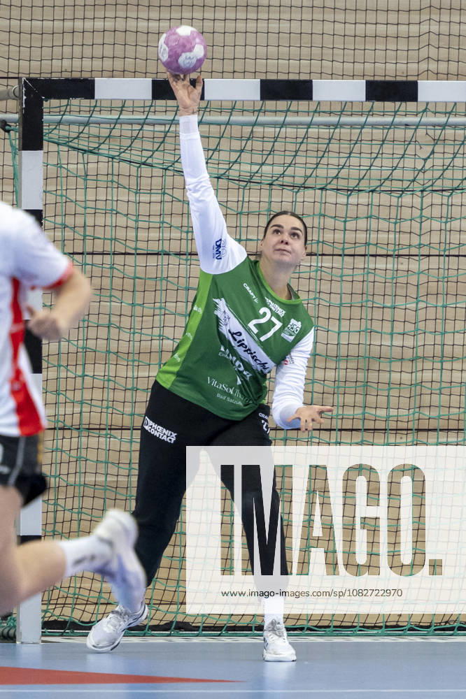 Alsco Handball Bundesliga Frauen, Saison 2026 2027 SV Union Halle-Neustadt vs.HSG Blomberg-Lippe Halle, Deutschland 09.September 2026: Im Bild:Torhueterin Lara Lepschi (Blomberg) mit Ball, Halle Saale SWH Arena Sachsen-Anhalt Deutschland