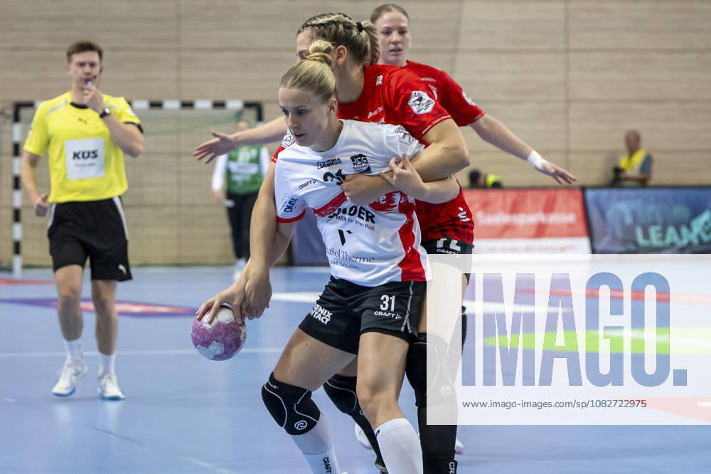 Alsco Handball Bundesliga Frauen, Saison 2026 2027 SV Union Halle-Neustadt vs.HSG Blomberg-Lippe Halle, Deutschland 09.September 2026: Im Bild:v. li. im Zweikampf Alexia Hauf (Blomberg) und Ilona Kieffer (Halle) Halle Saale SWH Arena Sachsen-Anhalt Deutschland