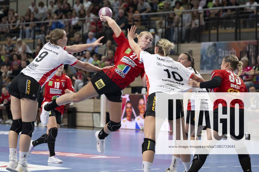 Alsco Handball Bundesliga Frauen, Saison 2026 2027 SV Union Halle-Neustadt vs.HSG Blomberg-Lippe Halle, Deutschland 09.September 2026: Im Bild:v.li.Nieke Kühne Kuehne (Blomberg), Lynn Holtmann (Halle), Maxi Mühlner Muehlner (Blomberg) und Nele Wenzel (Halle) Halle Saale SWH Arena Sachsen-Anhalt Deutschland