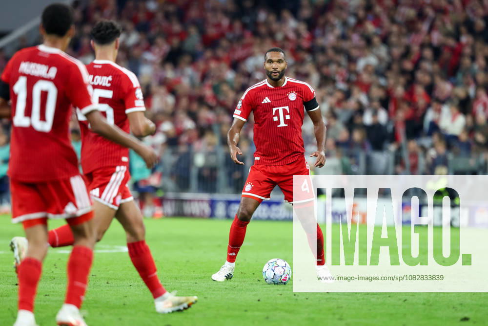 Jonathan Tah (FC Bayern Muenchen, 04) mit Ball, GER, FC Bayern Muenchen vs. FK Bodo Glimt, Fussball, UEFA Champions League, Liga-Phase, 1. Spieltag, Saison 2026 2027, 10.09.2026, GER, FC Bayern Muenchen vs. FK Bodo Glimt, Fussball, UEFA Champions League, Liga-Phase, 1. Spieltag, Saison 2026 2027, 10.09.2026 Muenchen