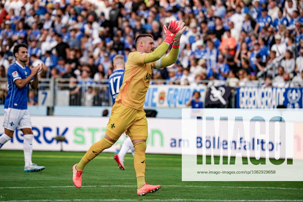 Deutschland: Fussball Saison 2026 2027 , 2. Bundesliga , 5. Spieltag , SV Darmstadt 98 vs. Arminia Bielefeld - Merck-Stadion am Böllenfalltor (Darmstadt) : Marcel Schuhen (SV Darmstadt 98, 1) Geste, Gestik, Emotion Darmstadt Merck-Stadion am Böllenfalltor Deutschland Germany