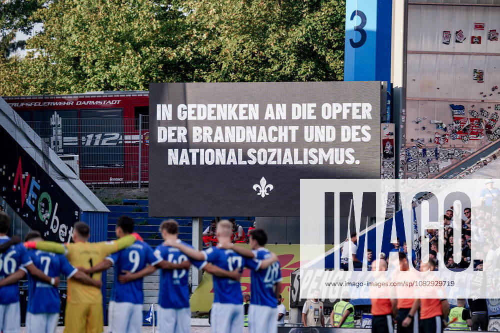 Deutschland: Fussball Saison 2026 2027 , 2. Bundesliga , 5. Spieltag , SV Darmstadt 98 vs. Arminia Bielefeld - Merck-Stadion am Böllenfalltor (Darmstadt) : Anzeigetafel, Gedenkminute, Schweigeminute Darmstadt Merck-Stadion am Böllenfalltor Deutschland Germany