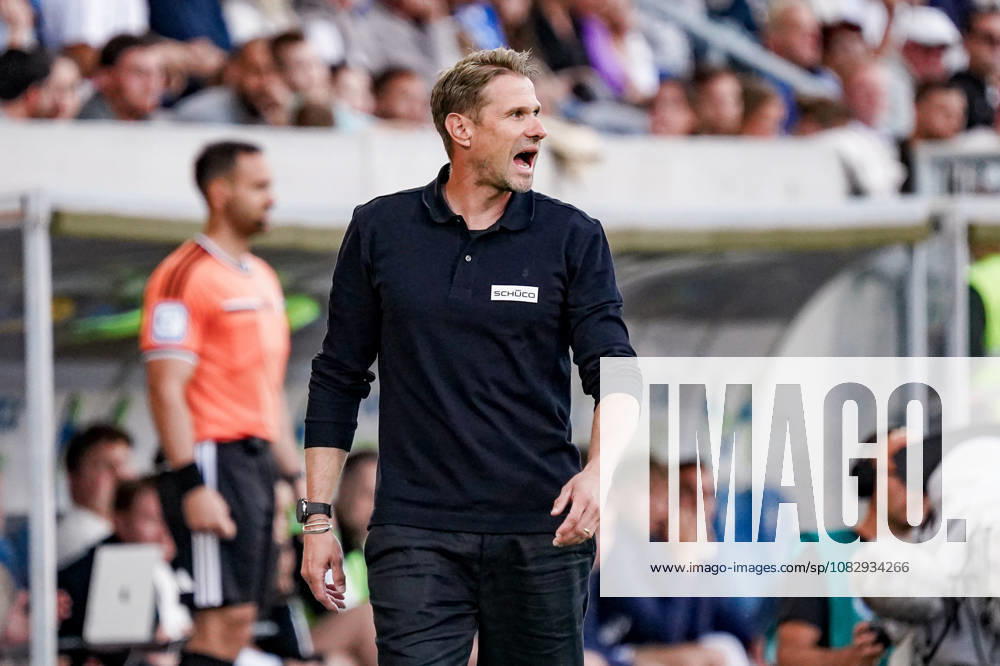 Deutschland: Fussball Saison 2026 2027 , 2. Bundesliga , 5. Spieltag , SV Darmstadt 98 vs. Arminia Bielefeld - Merck-Stadion am Böllenfalltor (Darmstadt) : Oliver Kirch (Trainer, Arminia Bielefeld) Mimik, Gesichtsausdruck, Emotion Darmstadt Merck-Stadion am Böllenfalltor Deutschland Germany