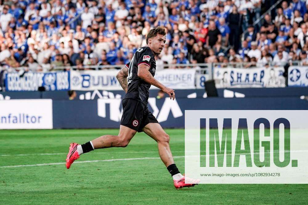 Deutschland: Fussball Saison 2026 2027 , 2. Bundesliga , 5. Spieltag , SV Darmstadt 98 vs. Arminia Bielefeld - Merck-Stadion am Böllenfalltor (Darmstadt) : Joel Grodowski (Arminia Bielefeld, 11) Darmstadt Merck-Stadion am Böllenfalltor Deutschland Germany