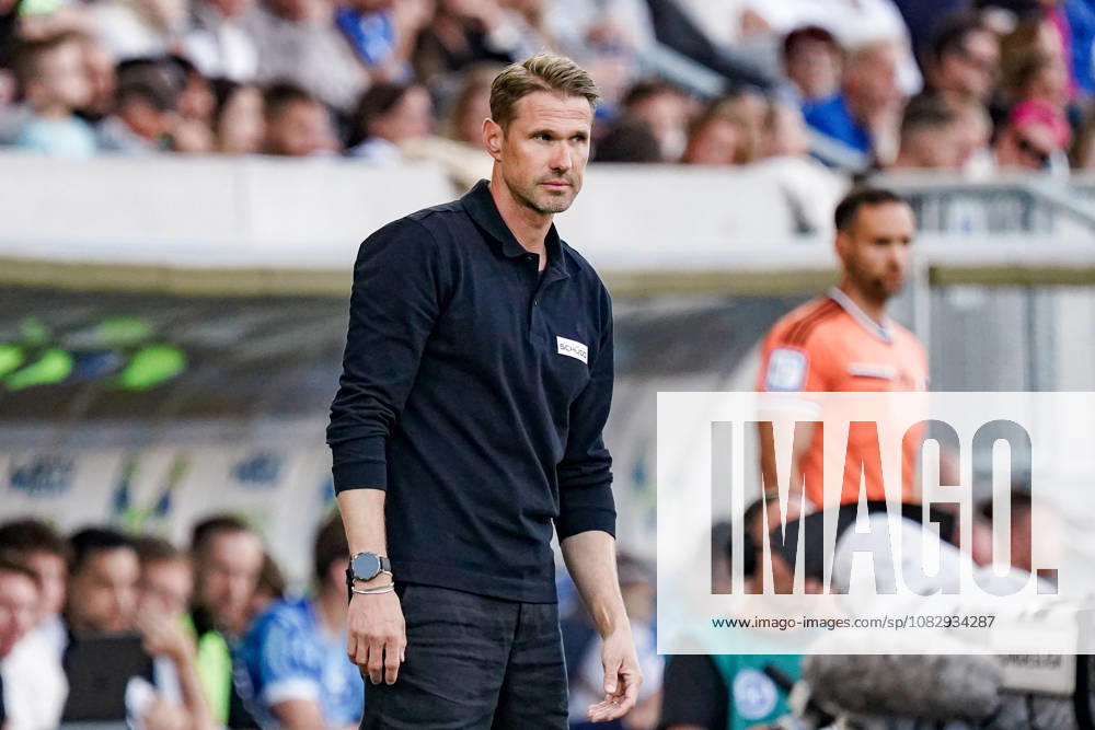 Deutschland: Fussball Saison 2026 2027 , 2. Bundesliga , 5. Spieltag , SV Darmstadt 98 vs. Arminia Bielefeld - Merck-Stadion am Böllenfalltor (Darmstadt) : Oliver Kirch (Trainer, Arminia Bielefeld) Mimik, Gesichtsausdruck, Emotion Darmstadt Merck-Stadion am Böllenfalltor Deutschland Germany
