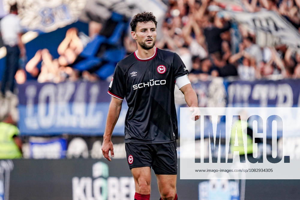 Deutschland: Fussball Saison 2026 2027 , 2. Bundesliga , 5. Spieltag , SV Darmstadt 98 vs. Arminia Bielefeld - Merck-Stadion am Böllenfalltor (Darmstadt) : Maximilian Bauer (Arminia Bielefeld, 5) Mimik, Gesichtsausdruck, Emotion Darmstadt Merck-Stadion am Böllenfalltor Deutschland Germany