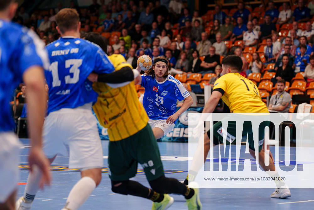 2. Handball-Bundesliga - 3. Spieltag: Dessau-Roßlauer HV 06 - VfL Eintracht Hagen Mika Schüler (Dessau-Roßlauer HV 06, 23) im Angriff am 11.09.2026 in der Anhalt-Arena, Dessau-Roßlau (Sachsen-Anhalt) Dessau-Roßlau Anhalt-Arena Sachsen-Anhalt Deutschland