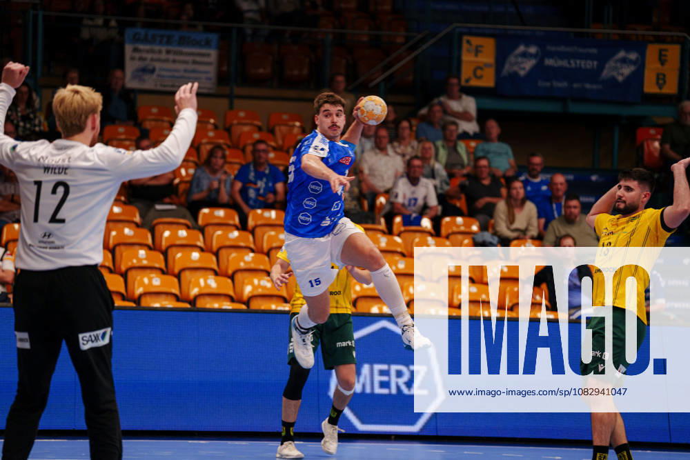 2. Handball-Bundesliga - 3. Spieltag: Dessau-Roßlauer HV 06 - VfL Eintracht Hagen Marcel Nowak (Dessau-Roßlauer HV 06, 15) beim Sprungwurf am 11.09.2026 in der Anhalt-Arena, Dessau-Roßlau (Sachsen-Anhalt) Dessau-Roßlau Anhalt-Arena Sachsen-Anhalt Deutschland
