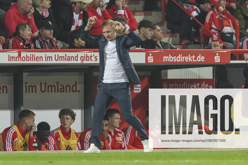 Im Bild v.l.: Mauro Lustrinelli (Union Berlin, Trainer), traurig, deprimiert, sauer, GER, Berlin, Fussball, 1. FC Union Berlin vs FC Schalke 04, in der Alten Försterei, 11.09.2026, DFB DFL REGULATIONS PROHIBIT ANY USE OF PHOTOGRAPHS AS IMAGE SEQUENCES AND OR QUASI-VIDEO,