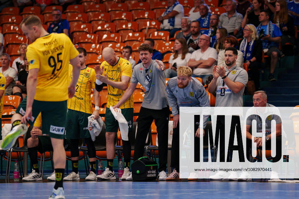 2. Handball-Bundesliga - 3. Spieltag: Dessau-Roßlauer HV 06 - VfL Eintracht Hagen Bank von VfL Eintracht Hagen am 11.09.2026 in der Anhalt-Arena, Dessau-Roßlau (Sachsen-Anhalt) Dessau-Roßlau Anhalt-Arena Sachsen-Anhalt Deutschland