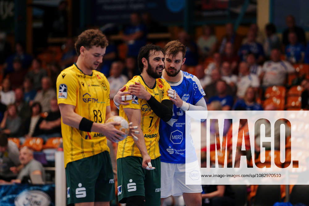 2. Handball-Bundesliga - 3. Spieltag: Dessau-Roßlauer HV 06 - VfL Eintracht Hagen Pouya Norouzinezhad (VfL Eintracht Hagen, 7) und Valentin Neagu (Dessau-Roßlauer HV 06, 13) am 11.09.2026 in der Anhalt-Arena, Dessau-Roßlau (Sachsen-Anhalt) Dessau-Roßlau Anhalt-Arena Sachsen-Anhalt Deutschland