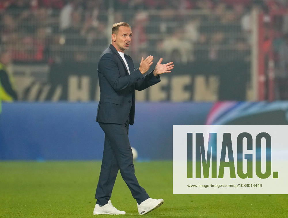 Mauro Lustrinelli (1. FC Union Berlin, Cheftrainer) gestikuliert. GER, 1. FC Union Berlin vs FC Schalke 04, 1. Bundesliga, 3. Spieltag, Saison 2026-27, Stadion An der Alten Foersterei, Berlin, 11.09.2026 DFL REGULATIONS PROHIBIT ANY USE OF PHOTOGRAPHS AS IMAGE SEQUENCES AND OR QUASI-VIDEO GER, 1. FC Union Berlin vs FC Schalke 04, 1. Bundesliga, 3. Spieltag, Saison 2026-27, 11.09.2026 Berlin