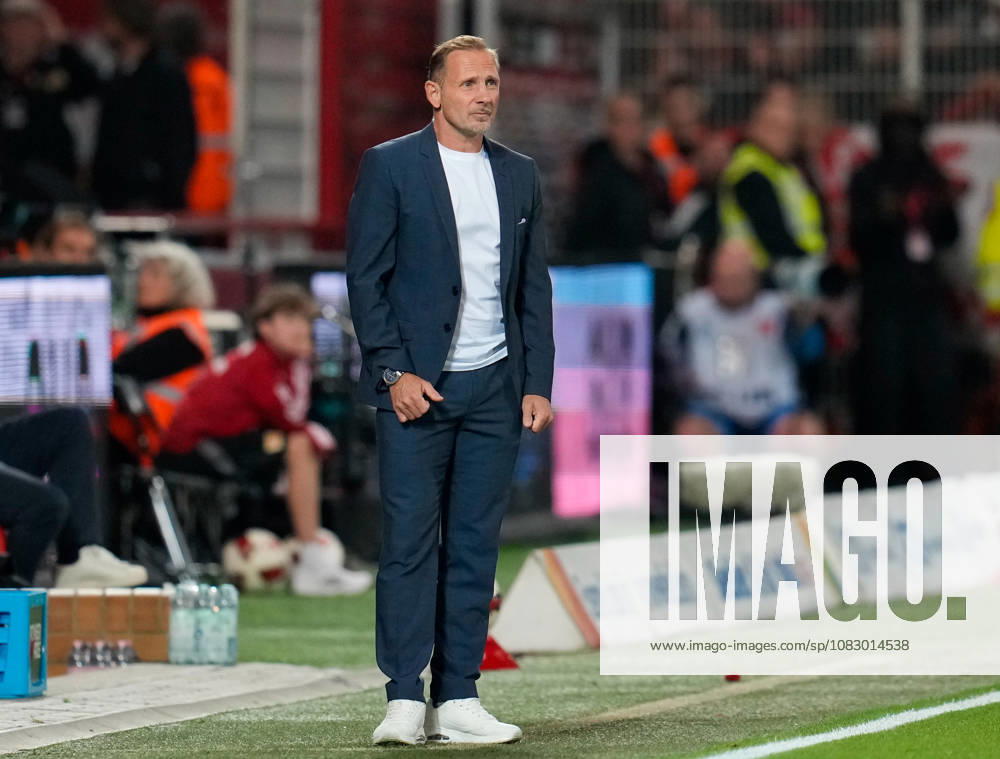 Mauro Lustrinelli (1. FC Union Berlin, Cheftrainer) reagiert. GER, 1. FC Union Berlin vs FC Schalke 04, 1. Bundesliga, 3. Spieltag, Saison 2026-27, Stadion An der Alten Foersterei, Berlin, 11.09.2026 DFL REGULATIONS PROHIBIT ANY USE OF PHOTOGRAPHS AS IMAGE SEQUENCES AND OR QUASI-VIDEO GER, 1. FC Union Berlin vs FC Schalke 04, 1. Bundesliga, 3. Spieltag, Saison 2026-27, 11.09.2026 Berlin