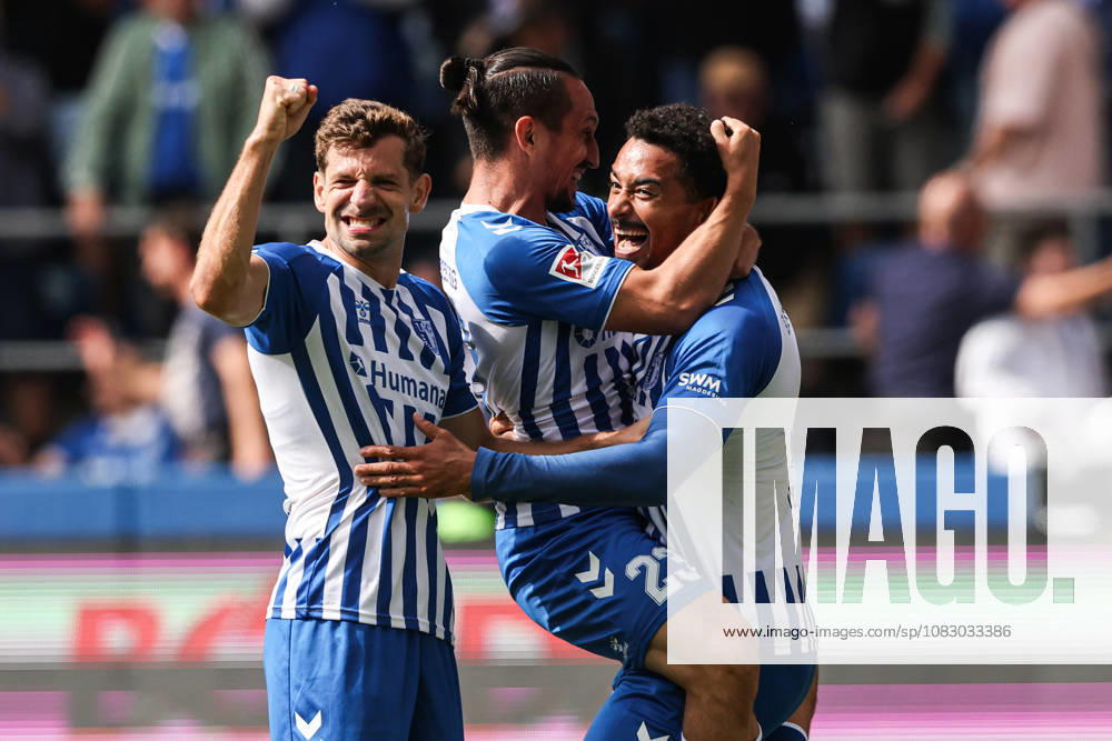 Torjubel - Torschütze Emmanuel Iyoha (1. FC Magdeburg,8) trifft zum 1-0 mit Baris Atik (1. FC Magdeburg,23) und Alexander Nollenberger (1. FC Magdeburg,17) - 2. Fußball Bundesliga Saison 2026-2027 1. FC Magdeburg vs 1. FC Kaiserslautern in der Avnet Arena in Magdeburg - Aktion,Fußball,Mann,Männer,Deutschland