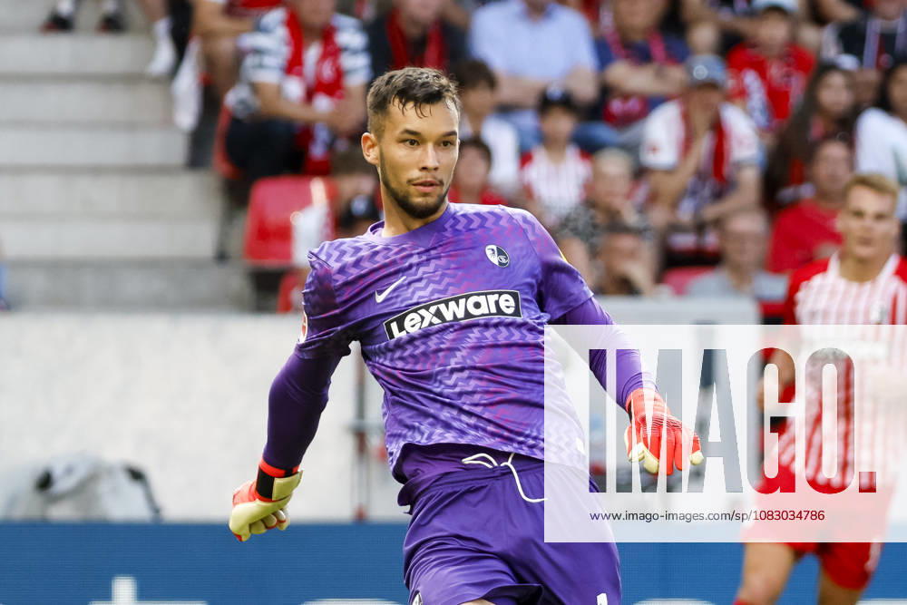 Mio Backhaus (SC Freiburg, 01) , Deutschland, Fussball, 1. Bundesliga, 3.Spieltag, 2026 2027, SC Freiburg vs. Borussia Mönchengladbach, 12.09.2026, Freiburg im Breisgau Europa-Park Stadion Deutschland