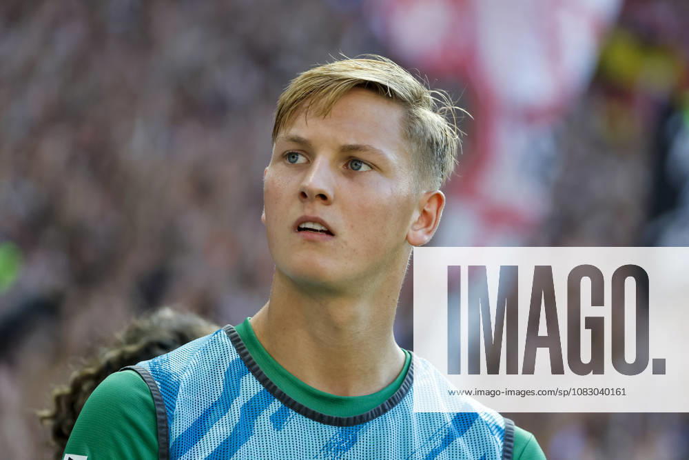 Jan Leszczynski (Borussia Mönchengladbach, 05) beim Aufwärmen während des Spiels , Deutschland, Fussball, 1. Bundesliga, 3.Spieltag, 2026 2027, SC Freiburg vs. Borussia Mönchengladbach, 12.09.2026, Freiburg im Breisgau Europa-Park Stadion Deutschland