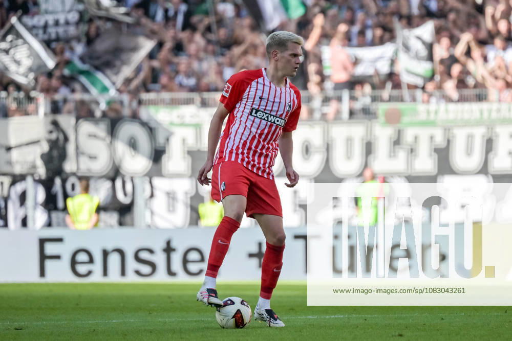 Matthias Ginter (SC Freiburg, 28) mit Ball. GER, SC Freiburg vs Bor. Moenchengladbach, Fussball, Bundesliga, 3. Spieltag, Saison 2026 2027, 12.09.2026 DFL DFB REGULATIONS PROHIBIT ANY USE OF PHOTOGRAPHS AS IMAGE SEQUENCES AND OR QUASI-VIDEO GER, SC Freiburg vs Bor. Moenchengladbach, Fussball, Bundesliga, 3. Spieltag, Saison 2026 2027, 12.09.2026 Freiburg