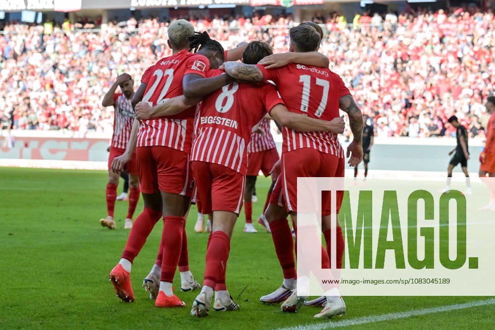 Jubel zum Tor zum 5:0 durch Maximilian Eggestein (SC Freiburg, 08) mit Cyriaque Irie (SC Freiburg, 22), Lukas Kuebler (SC Freiburg, 17) GER, SC Freiburg vs Bor. Moenchengladbach, Fussball, Bundesliga, 3. Spieltag, Saison 2026 2027, 12.09.2026 DFL DFB REGULATIONS PROHIBIT ANY USE OF PHOTOGRAPHS AS IMAGE SEQUENCES AND OR QUASI-VIDEO GER, SC Freiburg vs Bor. Moenchengladbach, Fussball, Bundesliga, 3. Spieltag, Saison 2026 2027, 12.09.2026 Freiburg