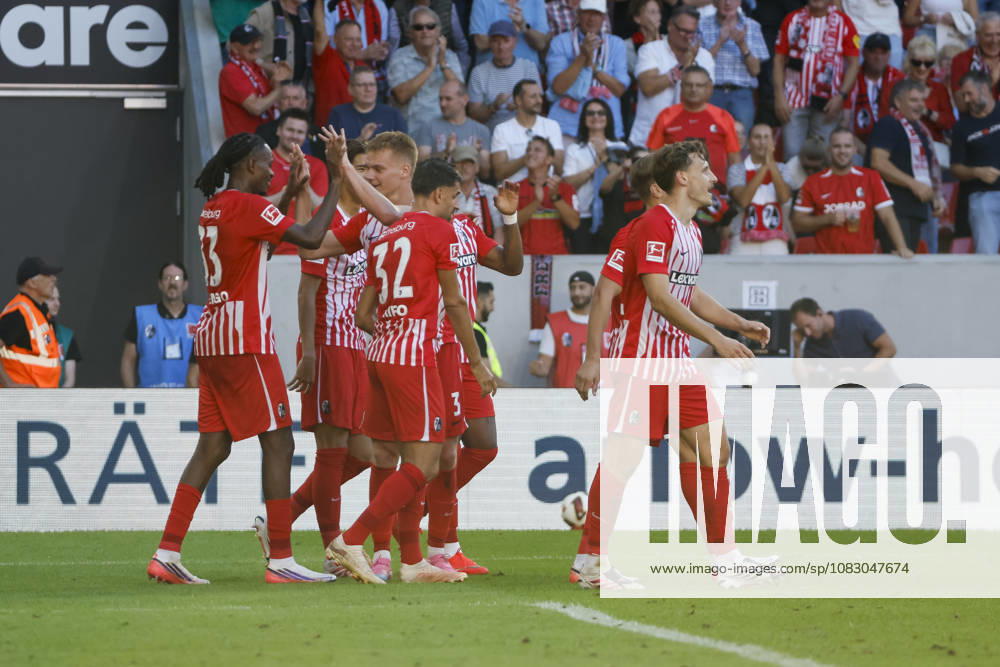Torjubel SC Freiburg beim 5:0 durch Maximilian Eggestein (SC Freiburg, 08), Freude, Begeisterung, positive Emotionen, Torerfolg , Deutschland, Fussball, 1. Bundesliga, 3.Spieltag, 2026 2027, SC Freiburg vs. Borussia Mönchengladbach, 12.09.2026, Freiburg im Breisgau Europa-Park Stadion Deutschland