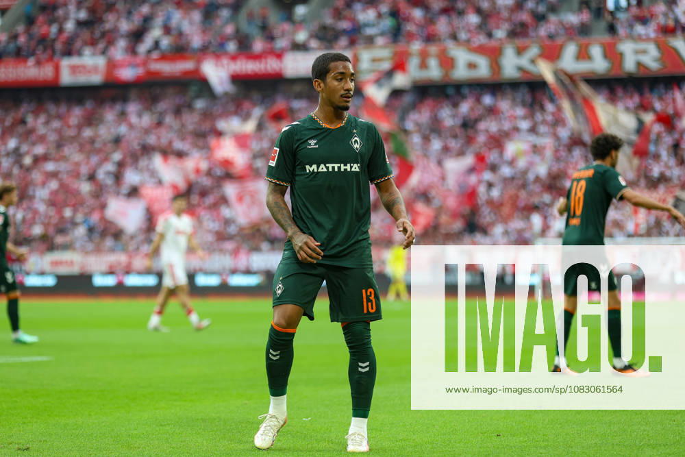 GER, Fussball, Herren, Bundesliga , 1. Bundesliga, Saison 2026 2027, 1. FC Köln - SV Werder Bremen Arthur (SVW) schaut
