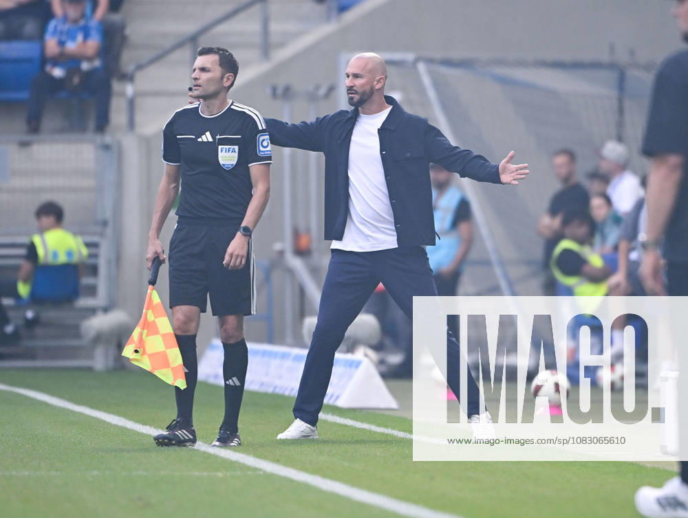 SNP Arena, Sinsheim, GER, 1.FBL, TSG Hoffenheim vs VfB Stuttgart , Trainer Christian Ilzer (Hoffenheim) DFL regulations prohibit any use of photographs as image sequences and or quasi-video. (Photo by Hasan Bratic DeFodi Images) -
