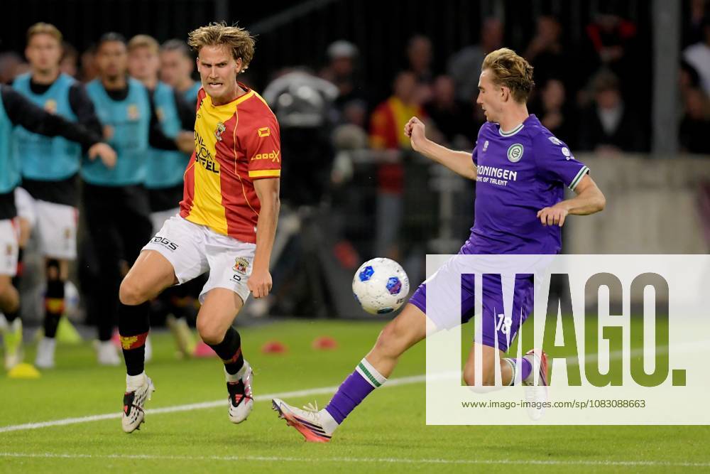 DEVENTER - (LR) Melle Meulensteen of Go Ahead Eagles, Tygo Land of FC Groningen together in a duel during the Eredivisie match between Go Ahead Eagles and FC Groningen at Stadion De Adelaarshorst on September 12, 2026 in Deventer, the Netherlands. DENNIS BRESSER ANP Eredivisie 2026 27 ANPxSportx xMarcelxterxBalsxIVx 568364477 originalFilename: 568364477