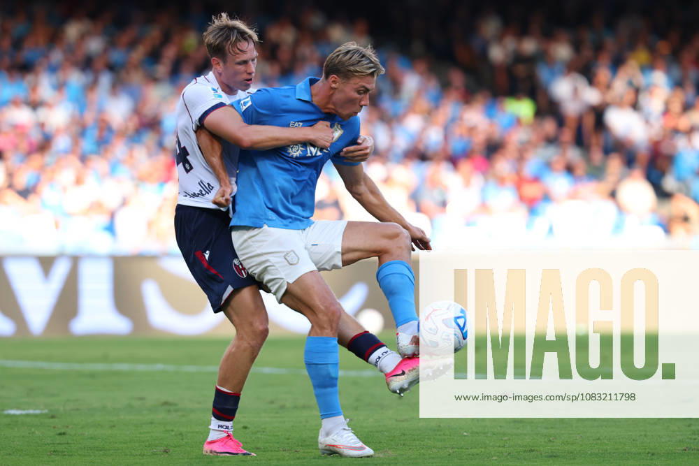 Napolis Rasmus Hojlund fights for the ball with Bologna s Torbjorn Heggem during the Serie A soccer match between Napoli and Bologna at the Diego Armando Maradona Stadium in Naples, southern italy - Sunday , September 13, 2026. - Soccer .