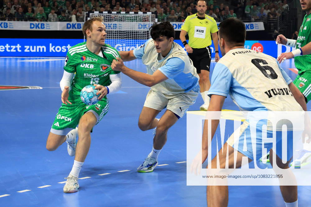 GER Deutschland, Handball, 1.Bundesliga, 27.08.2026, Saison 2026 2027, Berlin, Fuechse Berlin vs Gummersbach Mathias Gidsel ( Fuechse Berlin 19 ), Nikola Roganovic ( VfL Gummersbach 23 ) nordphoto GmbH Engler Berlin Max-Schmeling-Halle Berlin Deutschland