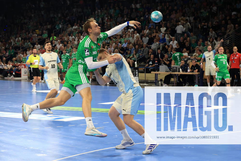 GER Deutschland, Handball, 1.Bundesliga, 27.08.2026, Saison 2026 2027, Berlin, Fuechse Berlin vs Gummersbach Mathias Gidsel ( Fuechse Berlin 19 ), Kristjan Horzen ( VfL Gummersbach 27 ) nordphoto GmbH Engler Berlin Max-Schmeling-Halle Berlin Deutschland
