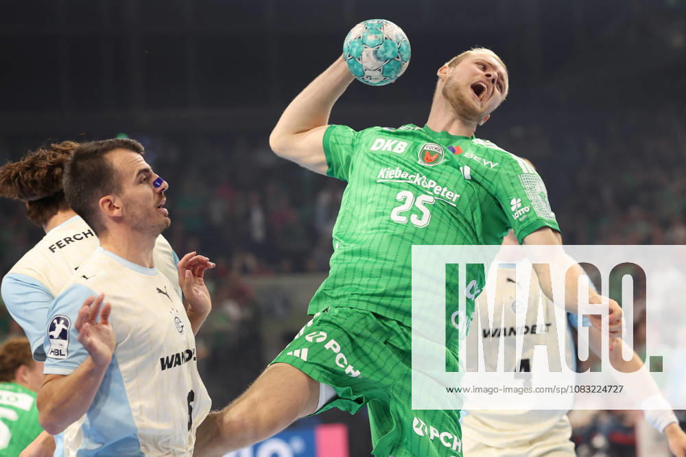 Handball, Opel HBL, Saison 2026 2027, 1.HBL, Füchse Berlin - VfL Gummersbach, Max-Schmeling-Halle: Matthes Langhoff (Füchse Berlin 25) im Angriff Berlin Deutschkand