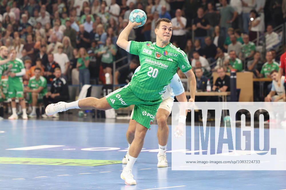 Handball, Opel HBL, Saison 2026 2027, 1.HBL, Füchse Berlin - VfL Gummersbach, Max-Schmeling-Halle:Tim Freihöfer (Füchse Berlin 20) beim 7 Meter Berlin Deutschkand