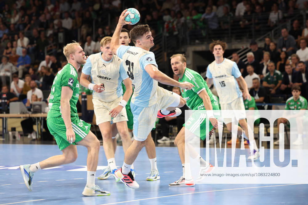 Handball, Opel HBL, Saison 2026 2027, 1.HBL, Füchse Berlin - VfL Gummersbach, Max-Schmeling-Halle: Kay Smits (VfL Gummersbach 31) im Angriff Berlin Deutschkand