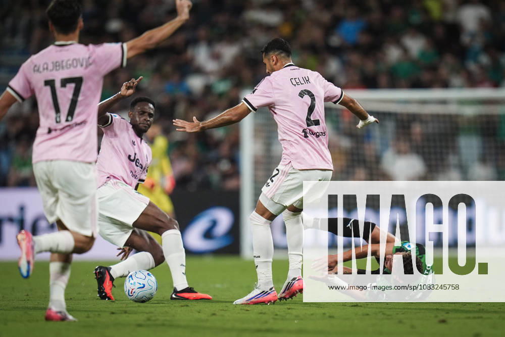 Sassuolos Sebastiano Esposito fights for the ball with Juventuss Jhon Lucumi during the Serie A soccer match between Sassuolo and Juventus at the Mapei Stadium in Reggio Emilia, north Italy - Sunday, September 13, 2026 -