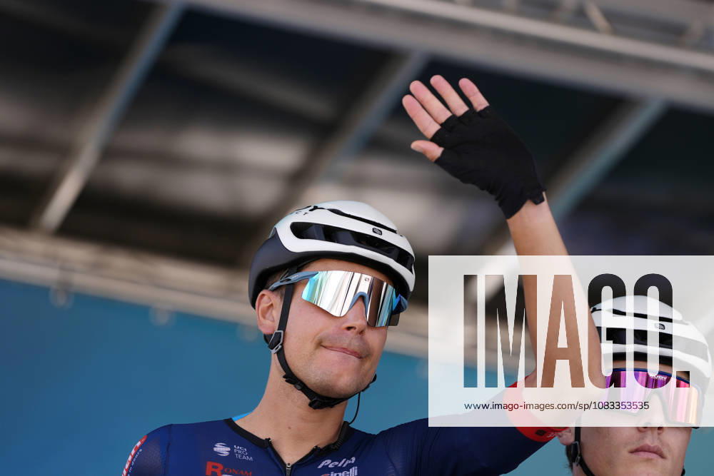 Italy s Fausto Masnada of MBH Bank CSB Telecom Fort during the Giro dAbruzzo, stage 1 from Cupello to Casalincontrada (155 km) - Abruzzo, Italy - Tuesday, September 15, 2026. - cycling.