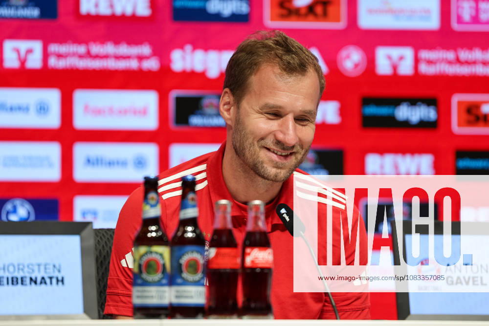 Anton Gavel (FC Bayern Basketball, Chef-Trainer) lacht bei der Pressekonferenz, GER, FC Bayern Basketball, Saisoneroeffnungs-Pressekonferenz, Saison 2026 2027, 15.09.2026, GER, FC Bayern Basketball, Saisoneroeffnungs-Pressekonferenz, Saison 2026 2027, 15.09.2026 Muenchen