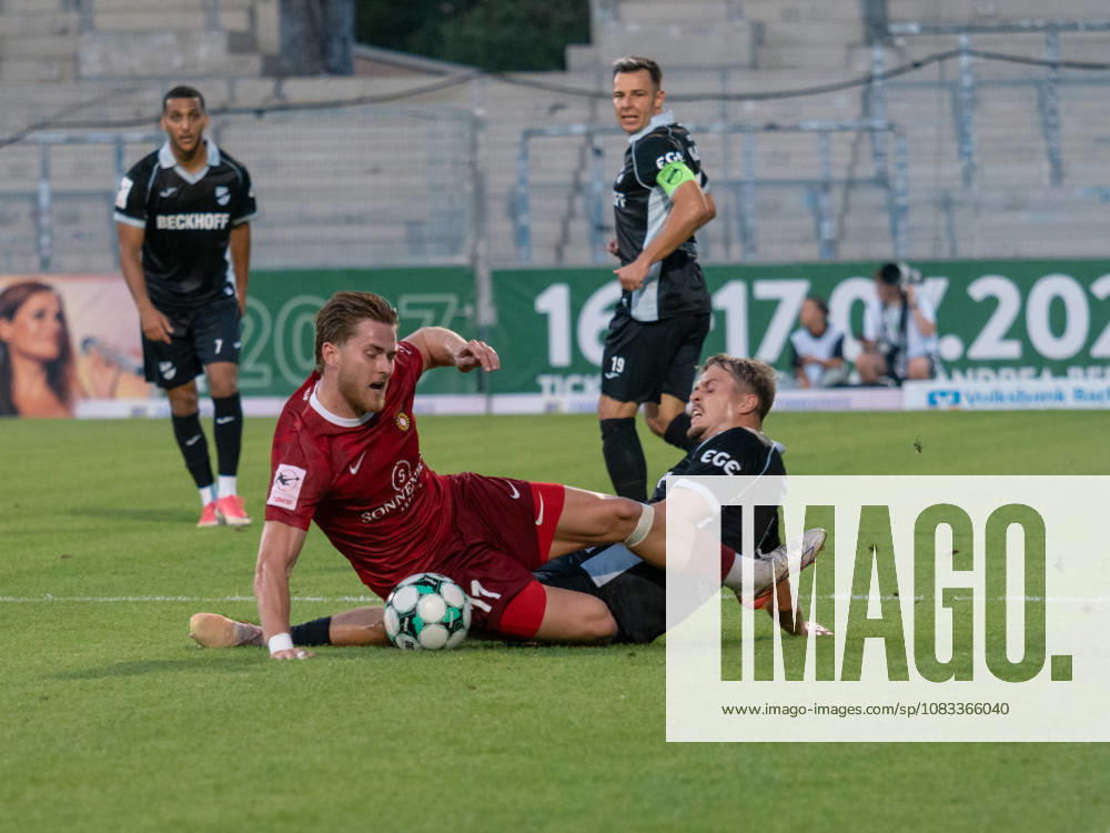 Zweikampf Tim Rossmann (SG Sonnenhof Grossaspach, 11) gegen Nick Seidel (SC Verl, 05) beide am Boden, Rasen GER, Fussball, SG Sonnenhof Grossaspach vs. SC Verl, 3. Liga, 6. Spieltag, Aspach, Saison 2026 2027, 15.09.2026 GER, Fussball, SG Sonnenhof Grossaspach vs. SC Verl, 3. Liga, 6. Spieltag, Saison 2026 2027, 15.09.2026 Aspach