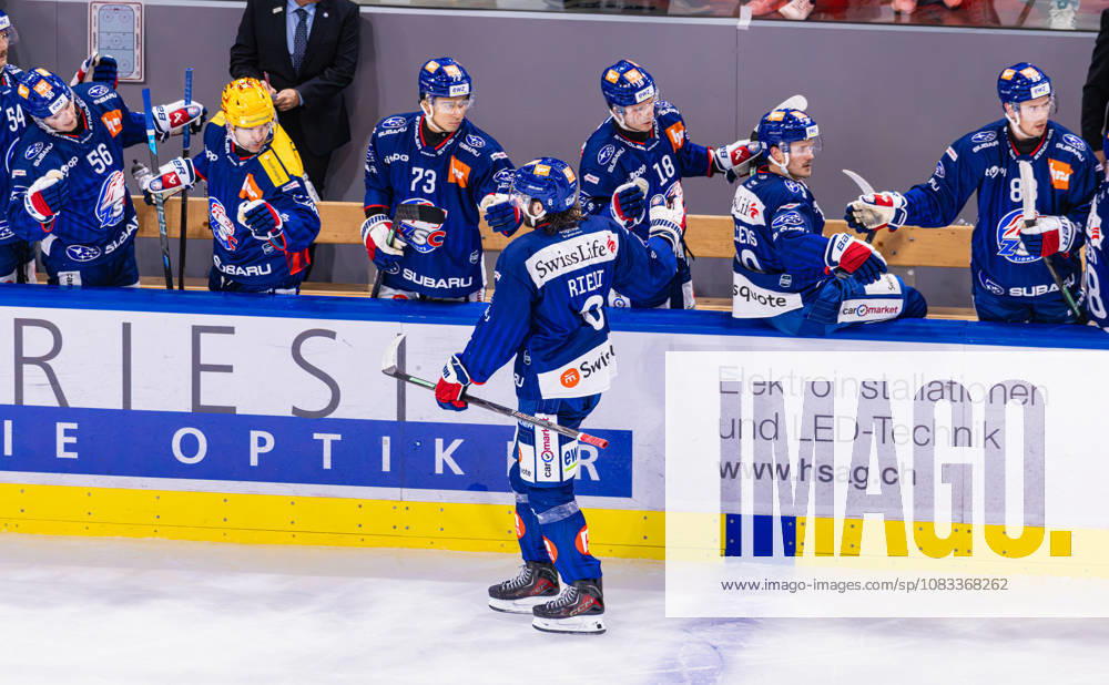 Ice hockey, Eishockey National League Regular Season - ZSC Lions vs. SC Ber Zurich, Switzerland, 15th Sep 2026: 44th minute 8 Willy Riedi (ZSC Lions) scores to make it 4:3. The goal scorer skates in front of the players bench.
