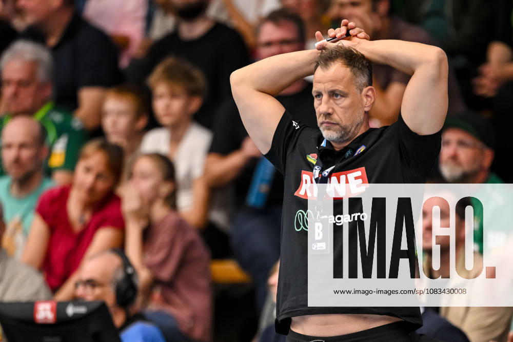 Goeppingen, Deutschland, 17.09.26: Trainer Maik Machulla (Rhein-Neckar Loewen) enttaeusscht waehrend des Opel Handball Bundesliga Spiels zwischen FRISCH AUF! Goeppingen vs Rhein-Neckar Loewen in der EWS Arena am 17. September 2026 in Goeppingen, Deutschland. (Foto von Harry Langer DeFodi Images) Goeppingen, Germany, 17.09.26: Trainer Maik Machulla (Rhein-Neckar Loewen) looks dejected during the Opel Handball Bundesliga match between FRISCH AUF! Goeppingen vs Rhein-Neckar Loewen at EWS Arena on September 17, 2026 in Goeppingen, Germany. (Photo by Harry Langer DeFodi Images) (Photo by Harry Langer DeFodi Images) -