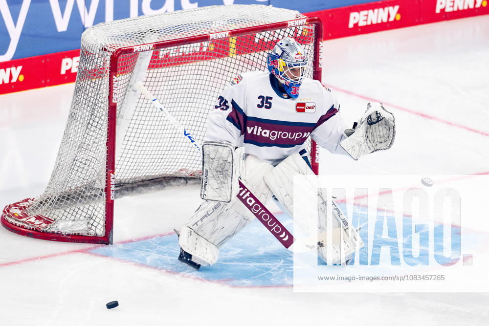 Mathias Niederberger (Torwart, EHC Red Bull Muenchen, 35) beim Warmup GER, EHC Red Bull Muenchen vs. Adler Mannheim, Eishockey, DEL, Saison 2026 2027, 1. Spieltag, 18.09.2026. Foto: HMB Media Franz Feiner