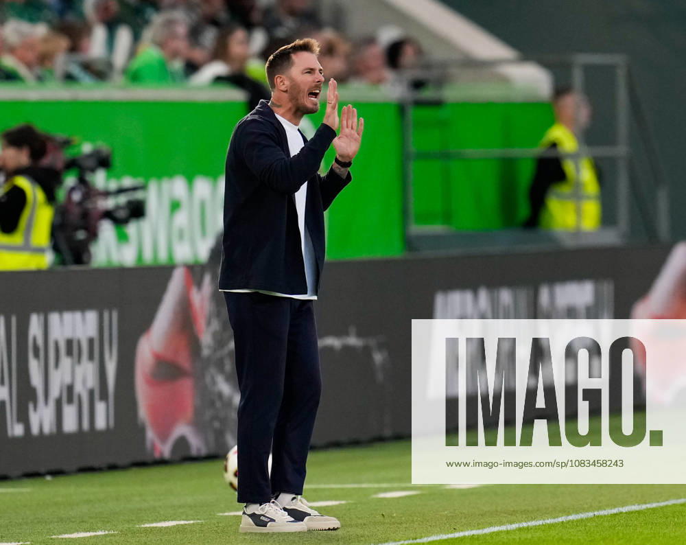 Tobias Strobl (VfL Wolfsburg, Cheftrainer) reagiert. GER, VfL Wolfsburg vs SV Darmstadt 98, 2. Bundesliga, 6. Spieltag, Saison 2026-27, Volkswagen Arena, Wolfsburg, 18.09.2026 DFL REGULATIONS PROHIBIT ANY USE OF PHOTOGRAPHS AS IMAGE SEQUENCES AND OR QUASI-VIDEO VfL Wolfsburg vs SV Darmstadt 98, 2. Bundesliga, 6. Spieltag, Saison 2026-27, 18.09.2026 Wolfsburg