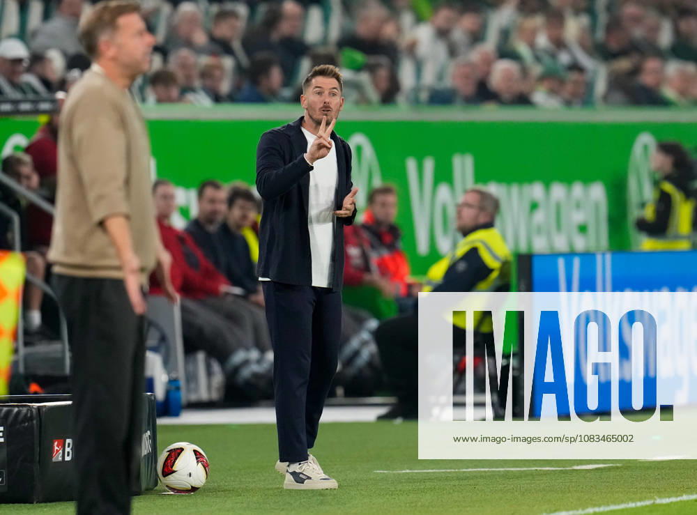 Tobias Strobl (VfL Wolfsburg, Cheftrainer) gestikuliert. GER, VfL Wolfsburg vs SV Darmstadt 98, 2. Bundesliga, 6. Spieltag, Saison 2026-27, Volkswagen Arena, Wolfsburg, 18.09.2026 DFL REGULATIONS PROHIBIT ANY USE OF PHOTOGRAPHS AS IMAGE SEQUENCES AND OR QUASI-VIDEO VfL Wolfsburg vs SV Darmstadt 98, 2. Bundesliga, 6. Spieltag, Saison 2026-27, 18.09.2026 Wolfsburg