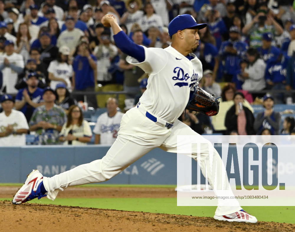 Los Angeles Dodgers closing pitcher Edwin Diaz winds up to deliver in the ninth inning agains the San Francisco Giants at Dodger Stadium in Los Angeles on Friday, September 18, 2026. The Dodgers defeated the Giants 8-2. LAP2026091820 JIMxRUYMEN