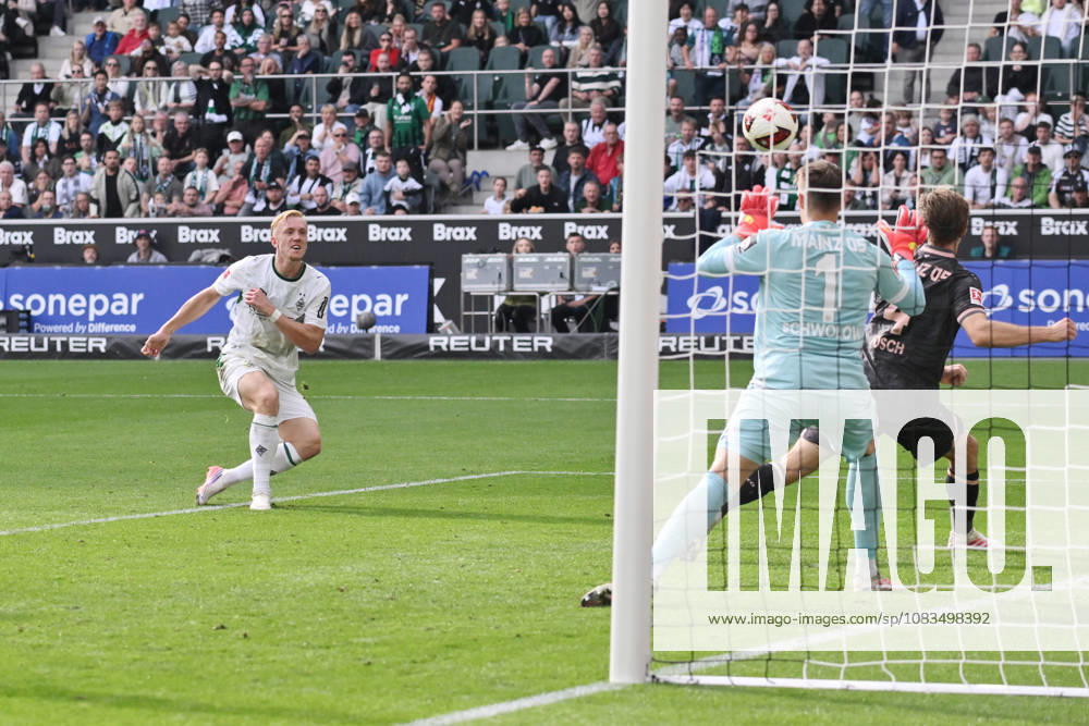Isac Lidberg (Borussia Mönchengladbach), li., erzielt das Tor zum 2:2 19.09.2026, Fussball 1. Bundesliga, Saison 2026 2027, 4. Spieltag, Borussia Mönchengladbach - 1. FSV Mainz 05 DFL regulations prohibit any use of photographs as image sequences and or quasi-video Moenchengladbach Ista-Borussia-Park Nordrhein Westfalen Deutschland
