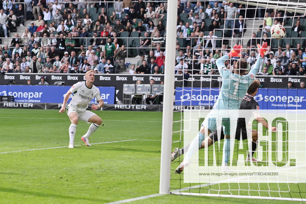 Isac Lidberg (Borussia Mönchengladbach), li., erzielt das Tor zum 2:2 19.09.2026, Fussball 1. Bundesliga, Saison 2026 2027, 4. Spieltag, Borussia Mönchengladbach - 1. FSV Mainz 05 DFL regulations prohibit any use of photographs as image sequences and or quasi-video Moenchengladbach Ista-Borussia-Park Nordrhein Westfalen Deutschland