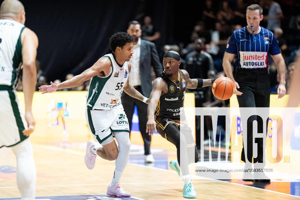 DeJour Reaves (Nr. 3 Basketball Loewen Braunschweig) gegen Eli Brooks (Nr. 55 VET-CONCEPT Gladiators Trier) GER, Basketball Loewen Braunschweig gegen VET-CONCEPT Gladiators Trier, Basketball, easyCredit BBL, Woche 1, Spielzeit 2026 27, 19.09.2026 GER, Basketball Loewen Braunschweig gegen VET-CONCEPT Gladiators Trier, Basketball, easyCredit BBL, Woche 1, Spielzeit 2026 27, 19.09.2026 Braunschweig