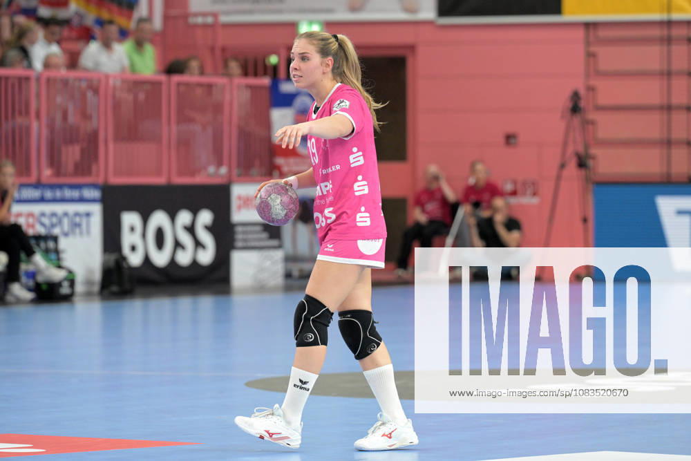Johanna Farkas (TusSies Metzingen, 19) am Ball TusSies Metzingen vs. Thueringer HC , Handball, Alsco HBF, 04..Ligaspieltag, Saison 2026 2027, 19.09.2026 TusSies Metzingen vs. Thueringer HC , Handball, Alsco HBF, 04..Ligaspieltag, Saison 2026 2027, 19.09.2026 Tuebingen