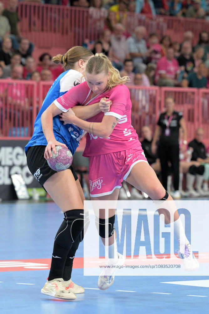 Charlotte Cholevova (TusSies Metzingen, 96) am Ball gegen Jolina Huhnstock (Thueringer HC, 45) TusSies Metzingen vs. Thueringer HC , Handball, Alsco HBF, 04..Ligaspieltag, Saison 2026 2027, 19.09.2026 TusSies Metzingen vs. Thueringer HC , Handball, Alsco HBF, 04..Ligaspieltag, Saison 2026 2027, 19.09.2026 Tuebingen
