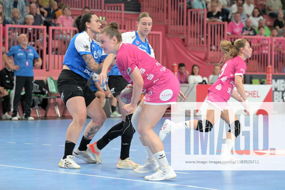 Ida Petzold (TusSies Metzingen, 08) am Ball TusSies Metzingen vs. Thueringer HC , Handball, Alsco HBF, 04..Ligaspieltag, Saison 2026 2027, 19.09.2026 TusSies Metzingen vs. Thueringer HC , Handball, Alsco HBF, 04..Ligaspieltag, Saison 2026 2027, 19.09.2026 Tuebingen